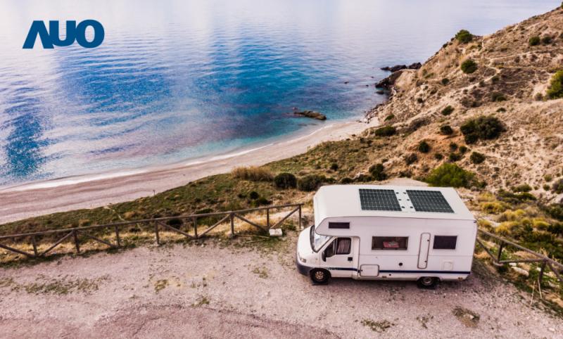 「可撓輕量化太陽光電板SunCurva」使用輕量特殊耐候型複合板取代傳統太陽能板的玻璃前板，不僅降低70%重量，每米平方僅3Kg；具有抗衝擊性能及通過電磁相容性測試，可應用於交通運輸工具，如露營車、遊艇等